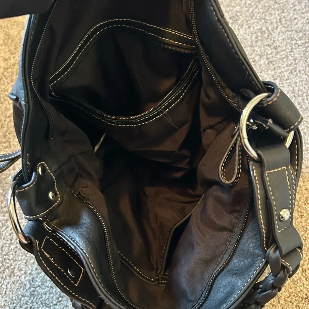Black buckle leather Jones New York shoulder bag medium size